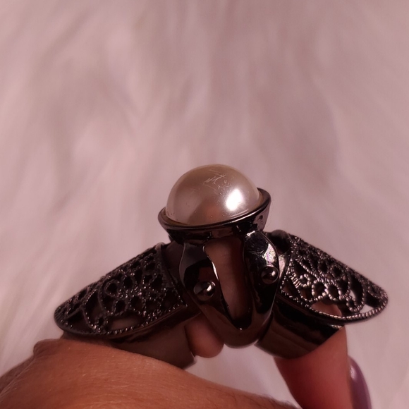 Pearl long knuckle ring - Picture 3 of 4